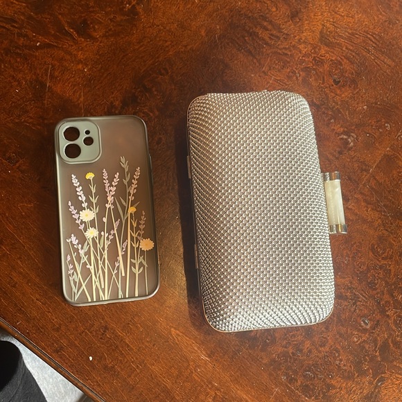 Jessica McClintock Silver Mesh Clutch - Picture 6 of 7